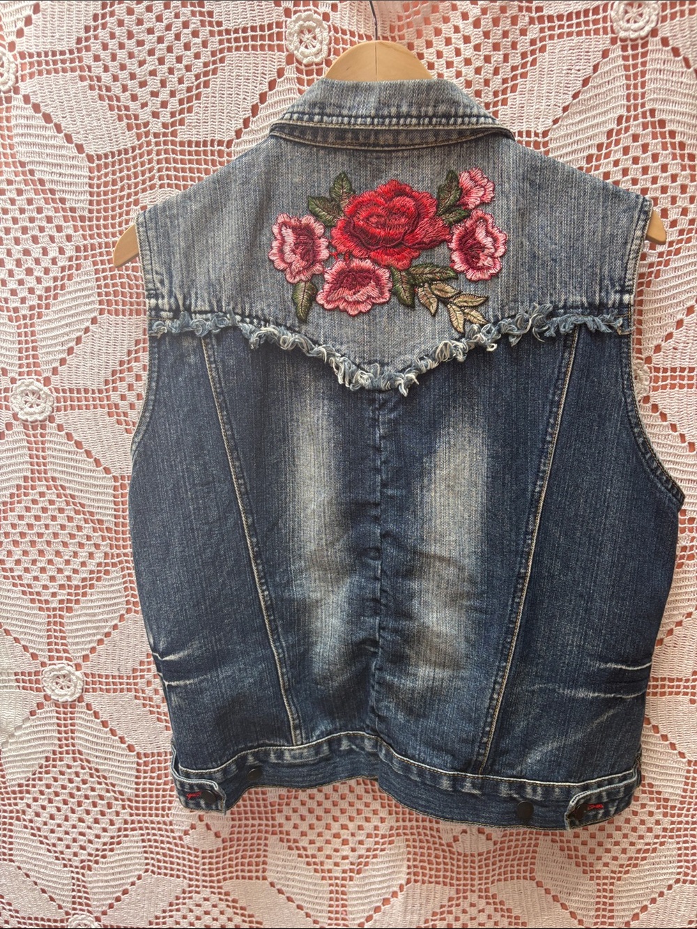 Y2K Yukka Clothing denim vest, with Floral embroidered patch size 12. Medium